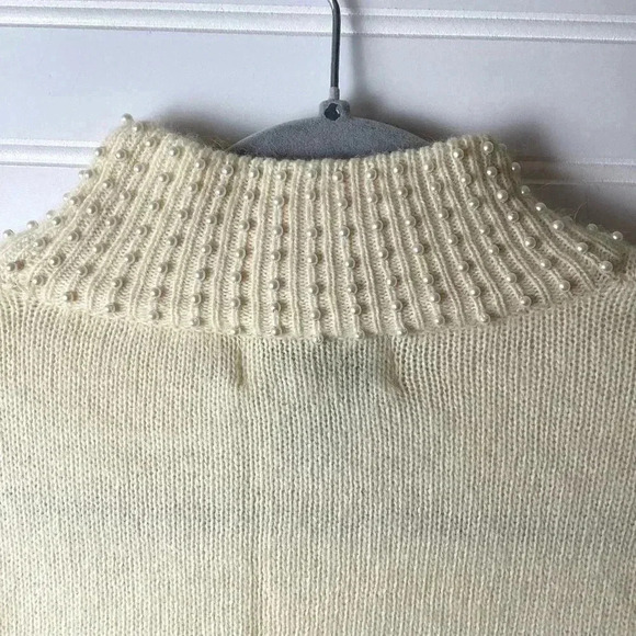 Hastings & Smith  NWT Cream Lambswool & Angora Blend Sweater soft size medium - Picture 8 of 10
